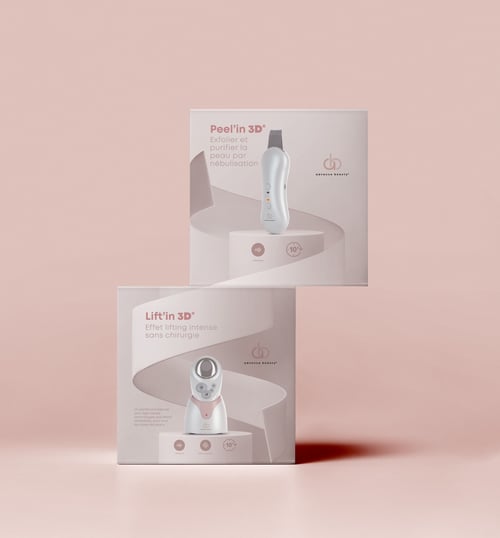 Les appareils de soin pour la maison de la marque Advance Beauty : le Peel'in 3D pour l'exfoliation du visage et le Lift'in 3D pour la pénétration des actifs de soin du visage